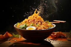 Egg Fried Noodles: इस आसान रेसिपी को फॉलो कर घर पर बनाएं एग फ्राइड नूडल्स, कम समय में होगी डिश तैयार
