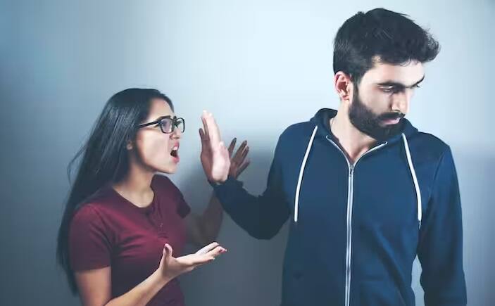 ઘણી વખત પત્નીઓ એવી ભૂલો કરે છે જેનાથી પતિ ગુસ્સે થઈ જાય છે.