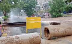 Ahmedabad Rain: เชธเซเชเชพเชฏเชธเชฟเชเซ เชจเชเซเช เชฎเซเชเซ เชเชพเชกเซ เชชเชกเซเชฏเซ, เชเซเชธเชจเซ เชชเชพเชเชชเชฒเชพเชเชจ เชฒเซเชเซเช เชฅเชคเชพเช เชฌเซเชธเซ เชเชฏเซ เชฐเซเชก,เชเซเช เชคเชธเชตเซเชฐเซ