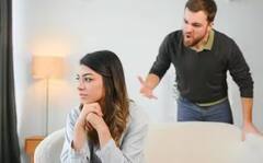 Relationship Tips: પત્નીની આ પાંચ આદતોથી પતિ થાય છે ગુસ્સે, મહિલાઓ આજે સુધારી દે