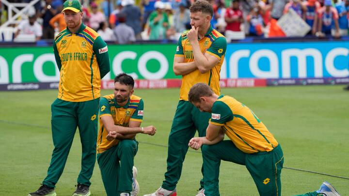 आपको बता दें कि पहले बल्लेबाजी करने उतरी भारतीय टीम ने 20 ओवर में 7 विकेट पर 176 रन बनाए.  जिसके जवाब में दक्षिण अफ्रीकी टीम 20 ओवर में 8 विकेट पर 169 रन ही बना सकी.  इस तरह भारत ने यह मैच 7 रन से जीत लिया।  (फोटो क्रेडिट: सोशल मीडिया)