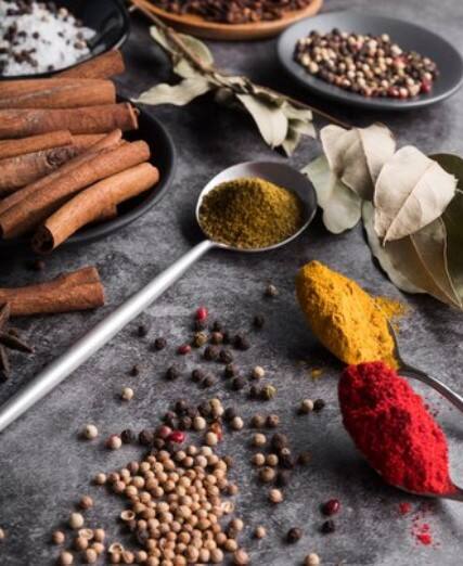 ਉਦਾਹਰਨ ਲਈ, ਗਰਮ ਮਸਾਲਿਆਂ ਵਿੱਚ ਐਸੀਟਾਮੀਪ੍ਰਿਡ, ਥਿਆਮੇਥੋਕਸਮ ਅਤੇ ਇਮੀਡਾਕਲੋਪ੍ਰਿਡ ਵਰਗੇ ਰਸਾਇਣ ਪਾਏ ਗਏ ਹਨ। ਇਸ ਤੋਂ ਇਲਾਵਾ ਸਬਜ਼ੀਆਂ ਅਤੇ ਛੋਲਿਆਂ ਦੇ ਮਸਾਲਿਆਂ ਵਿਚ ਟ੍ਰਾਈਸਾਈਕਲਾਜ਼ੋਲ ਅਤੇ ਪ੍ਰੋਫੇਨੋਫੋਸ ਵਰਗੇ ਕੈਮੀਕਲ ਪਾਏ ਗਏ ਹਨ, ਜੋ ਸਿਹਤ ਲਈ ਬਹੁਤ ਹਾਨੀਕਾਰਕ ਹਨ।