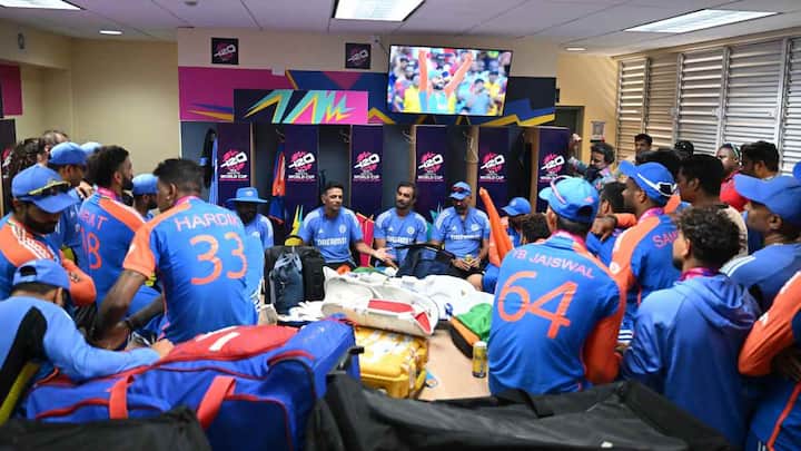 T20 World Cup 2024: टीम इंडिया की जीत के बाद ड्रेसिंग रूम में काफी अलग माहौल देखा गया. हेड कोच राहुल द्रविड़ ने जीत के बाद खिलाड़ियों के लिए स्पेशल स्पीच दी.