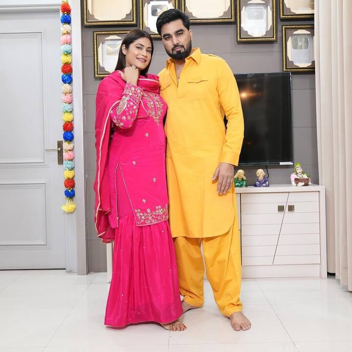 इस बात कई बार यूट्यूबर अपने ब्लॉग और कई इंटरव्यूज में बात कर चुके हैं. उन्होंने खुलासा किया था कि जब  वो दिल्ली आए थे तभी उन्होंने अपना नाम अरमान रख लिया था. इसके अलावा हिंदू,मुस्लिम वाले सवाल का जवाब देते हुए उन्होंने कहा था कि, मैंने शादी के लिए कोई धर्म नहीं बदला. मैं हमेशा से ही हिंदू हूं और हिंदू ही रहूंगा.