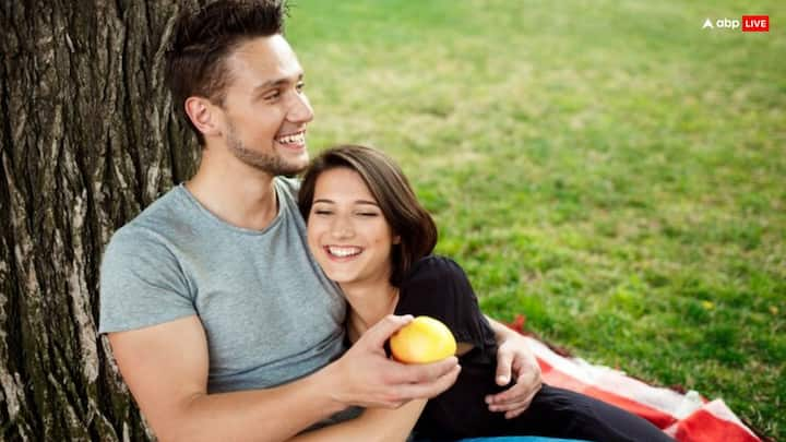 Healthy Relationship: कपल्स के बीच नोक झोंक होना एक आम बात है. ऐसे में अगर आप अपने रिलेशनशिप को हेल्दी बनाना चाहते हैं, तो इन चार टिप्स को फॉलो कर सकते हैं.