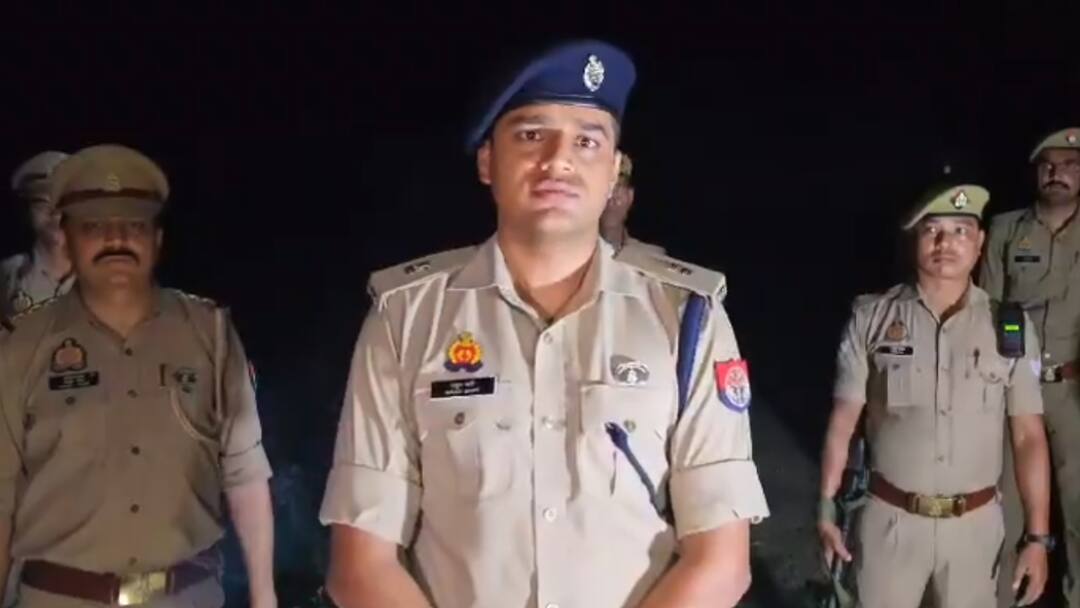 Bareilly Firing and violence UP police arrests 2 masterminds after encounter बरेली गोलीकांड के दो मास्टरमाइंड मुठभेड़ में गिरफ्तार, पैर में गोली लगने के बाद घायल