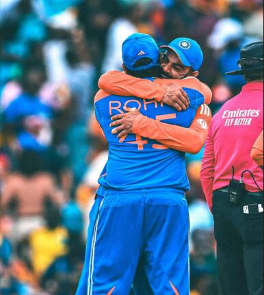 विजयानंतर विराट कोहली आणि रोहित शर्माने एकमेकांना मैदानातच कडकडून मिठी मारली. (Image Source : PTI)