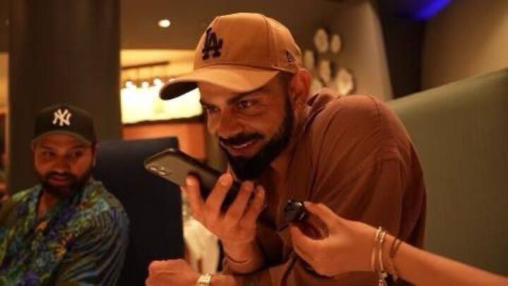 पीएम मोदी ने विराट कोहली की धमाकेदार पारी की भी खूब तारीफ की उन्होंने कहा कि आपसे बात करके खुशी हुई. फाइनल की पारी की तरह, आपने भारतीय बल्लेबाजी को शानदार तरीके से संभाला है. आप खेल के सभी रूपों में चमके हैं. T20 क्रिकेट को आपकी कमी खलेगी, लेकिन मुझे पूरा विश्वास है कि आप नई पीढ़ी के खिलाड़ियों को प्रेरित करना जारी रखेंगे.