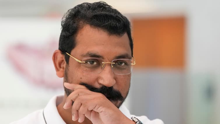 चंद्रशेखर आजाद बोले- 'अगर कांवड़ के लिए सारे रास्ते-अस्पताल बंद हो सकते हैं तो ईद के दिन...' Nagina MP Chandrashekhar Azad said on Eid prayers No one courage ann चंद्रशेखर आजाद बोले- 'अगर कांवड़ के लिए सारे रास्ते-अस्पताल बंद हो सकते हैं तो ईद के दिन...'