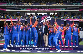 T 20 World cup Final Ind VS SA:  अन् वर्ल्डकपची अधुरी कहाणी पूर्ण झाली, भारतीय चाहत्यांनी याचि देही याचि डोळा सगळं काही पाहिलं