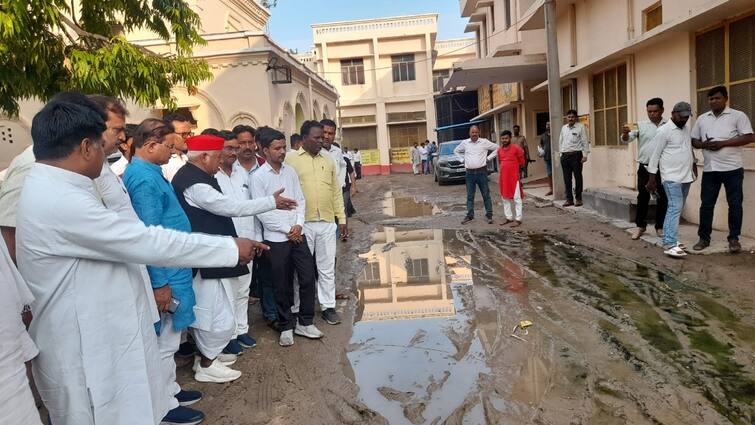 Samajwadi Party MP Awadhesh Prasad Reached Ayodhya famous for potholes Ram Path After mayor and inspect ann गड्ढों को लेकर चर्चित राम पथ के निरीक्षण के लिए पहुंचे सपा सांसद अवधेश प्रसाद, जानें क्या कहा