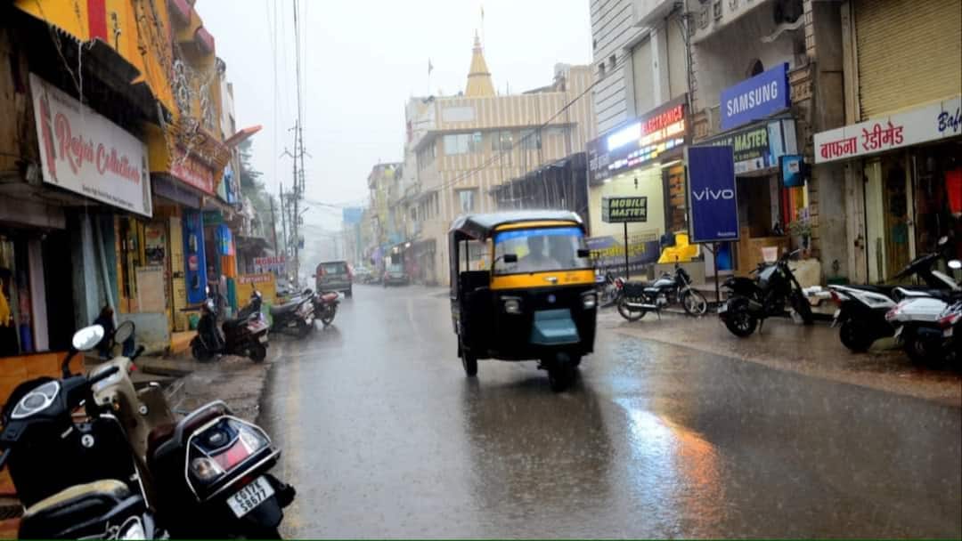 Bastar Weather Today: बस्तर में जमकर बरस रहे बादल, किसानों के चेहरे खिले, अब आगे ऐसा रहेगा मौसम Bastar heavy rain next week monsoon imd weather forecast rain Alert brought smiles on the faces of farmers ann Bastar Weather Today: बस्तर में जमकर बरस रहे बादल, किसानों के चेहरे खिले, अब आगे ऐसा रहेगा मौसम