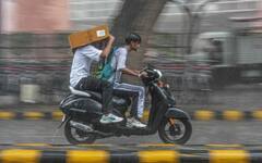 આગામી ત્રણ કલાક આ જિલ્લાઓ માટે ભારે, જોરદાર પવન અને ગાજવીજ સાથે વરસાદ તૂટી પડશે, હવામાન વિભાગની આગાહી