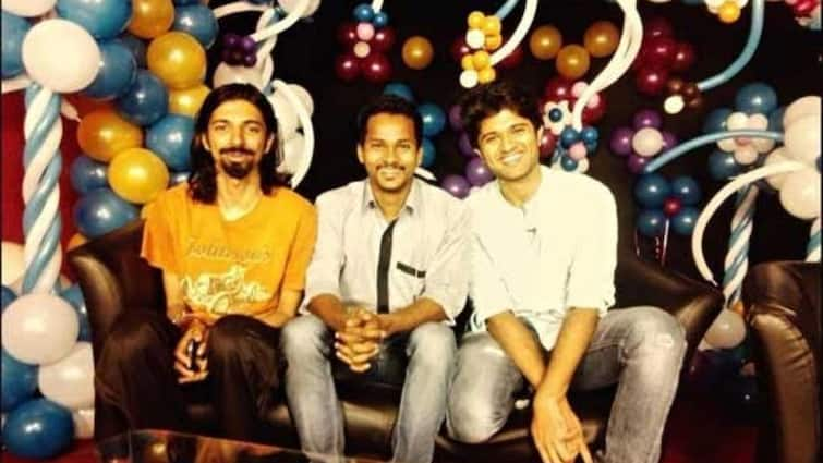 Kalki 2898 AD: Rare pic of Nag Ashwin and Vijay Deverakonda goes viral Kalki 2898 AD: అదేంటీ అలా ఉన్నారు.. నాగ్ అశ్విన్, విజయ్ దేవ‌ర‌కొండ ఫొటో వైరల్