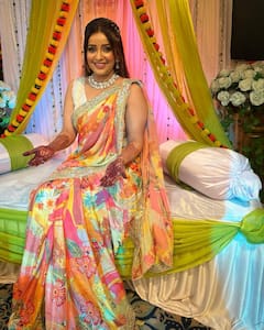 Apurva Nemlekar : मेहंदी रंगली गं...! अपूर्वा नेमळेकरच्या मेहंदीचे फोटो सोशल मीडियावर व्हायरल