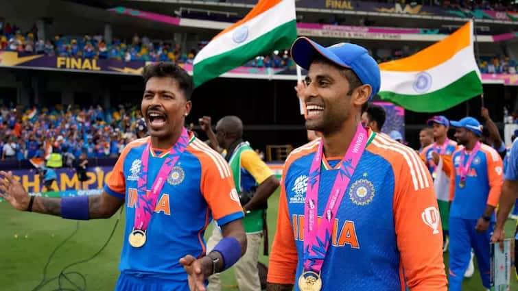 Suryakumar yadav set get a new tattoo to commemorate india t20 world cup win as the men in blue defeated south africa in tha final Suryakumar Yadav: ”உலகக் கோப்பையை நெஞ்சில் பச்சைக்குத்திக் கொள்ள போகிறேன்” - சூர்யாவின் 2 காரணங்கள்!