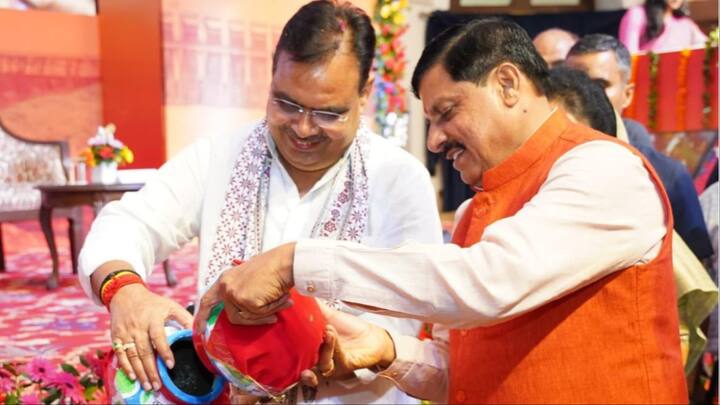 राजस्थान के मुख्यमंत्री भजनलाल शर्मा और मध्य प्रदेश के मुख्यमंत्री डॉ मोहन यादव ने परियोजनाओं को हस्ताक्षर करने के बाद मीडिया से भी बातचीत की.