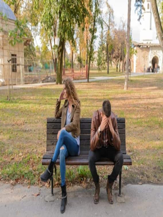 एक-दूसरे से झूठ क्यों बोलते हैं कपल?