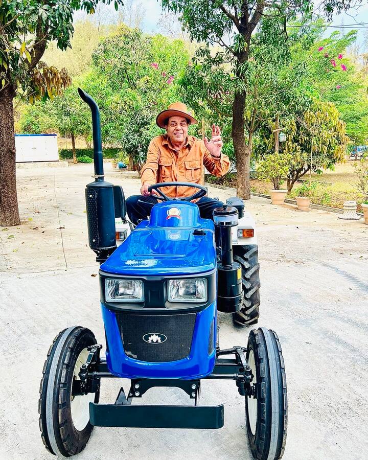 बता दें कि धर्मेंद्र अभी भी फिल्मों में एक्टिव हैं. आखिर बार उन्हें शाहिद कपूर के साथ फिल्म ‘तेरी बातों में उलझा जिया’ में देखा गया था.