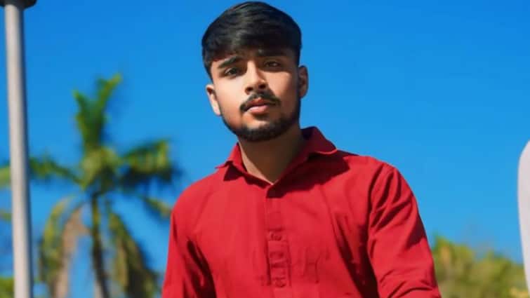Youtuber Nileshwar Climbs Mobile Tower In Greater Noida Uttar Pradesh YouTuber Gets Stuck On Mobile Tower After Climbing It To Boost Channel Views, Rescued By Police After 5-Hr Op
