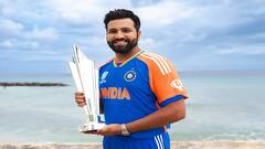 Rohit Sharma: રોહિત શર્માએ બાર્બાડોસના બીચ પર ટી-20 વર્લ્ડકપની ટ્રોફી સાથે આપ્યા પોઝ, તસવીરો વાયરલ