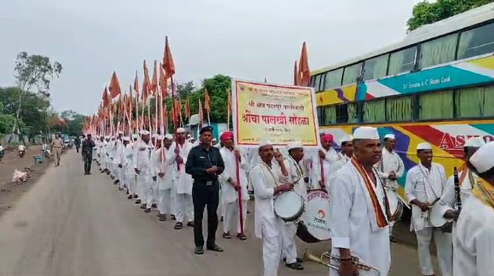 संतश्रेष्ठ गजानन महाराजांच्या पालखी सोहळ्याचे आगमन बीड जिल्ह्यात रविवारी झाले.
