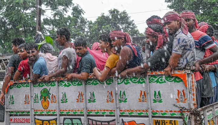 ভারতীয় আবহাওয়া দফতরের তথ্য ( Indian Meteorological Department) অনুযায়ী, জুন মাসে দেশে বৃষ্টি হয়েছে ১৪৭.২ মিমি, যা স্বাভাবিকের থেকে কম। ছবি -পিটিআই