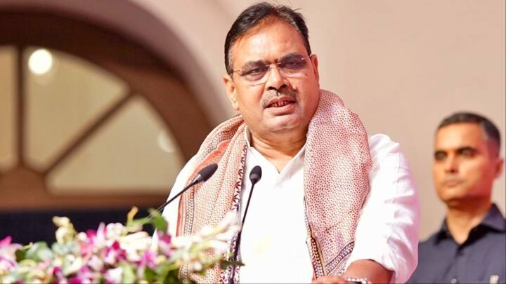 मीडिया से बातचीत के दौरान दोनों राज्यों के सीएम ने कहा कि दोनों सरकारें धार्मिक पर्यटन को भी आगे बढ़ाएगी. मध्य प्रदेश के ज्योतिर्लिंग महाकालेश्वर, ओंकारेश्वर से लेकर खाटू श्याम तक धार्मिक सर्किट बनाया जाएगा. इसी तरह राजस्थान और मध्य प्रदेश के बड़े धार्मिक स्थलों के बीच श्रद्धालुओं को सुविधा बढ़ाने के लिए परिवहन से लेकर अन्य कई इंतजाम भविष्य में नजर आएंगे.