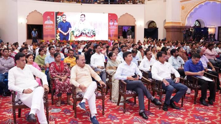 इस दौरान एमपी के मुख्यमंत्री डॉ. मोहन यादव ने कहा है कि जिस प्रकार से दक्षिण भारत के राज्य एक दूसरे को सहयोग कर आगे बढ़ रहे हैं. इस तरह उत्तर भारत के दो राज्य मध्य प्रदेश और राजस्थान भी एक दूसरे के साथ कदमताल करने वाले हैं.