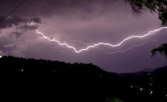 Utility: વરસાદ દરમિયાન કેમ થાય છે વાદળનો ગડગડાટ, જાણો કેવી રીતે બને છે વીજળી