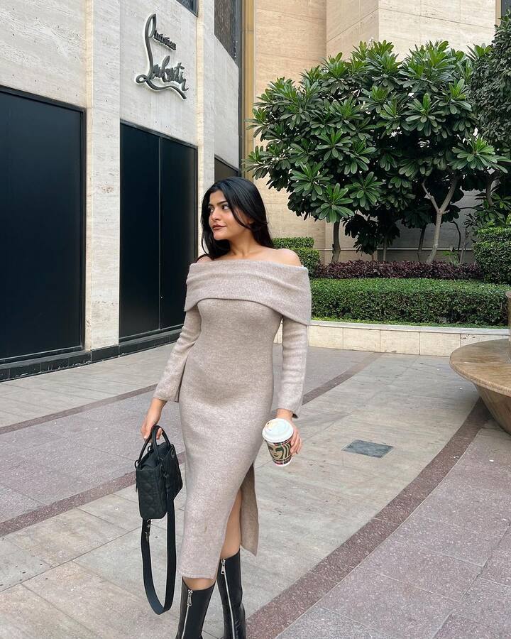 लंदन से पढ़ाई करके जब कृतिका इंडिया वापस लौटी तो उन्होंने अपने ई कॉमर्स स्टोर की शुरुआत की. जो धीरे-धीरे काफी पॉपुलर भी हो गया और इंस्टाग्राम पर उनकी फैन फॉलोइंग भी बढ़ने लगी.