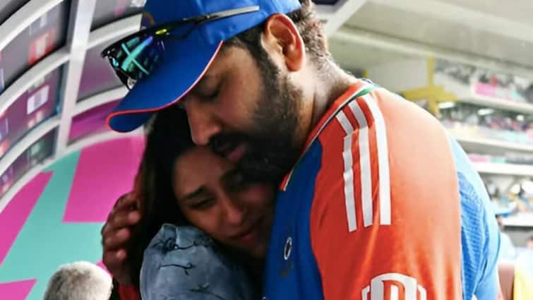Ritika Sajdeh pens heartfelt message for husband Rohit Sharma after retirement T20 World Cup latest sports news Rohit Sharma: आपको अलविदा कहते हुए देखना... रोहित के संन्यास पर ऋतिका का इमोशनल पोस्ट