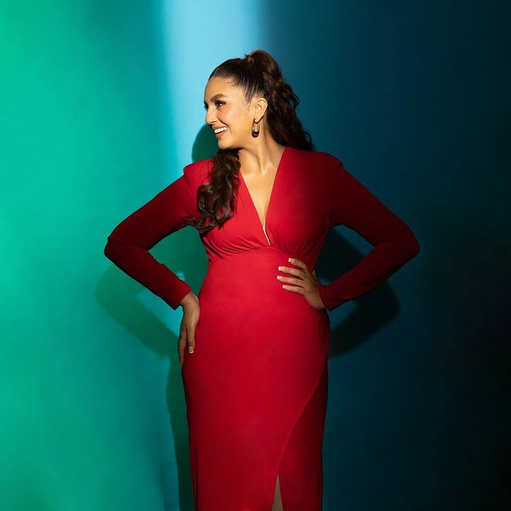 Huma Qureshi accessorised her ensemble with a pair of high-heeled stilettos.