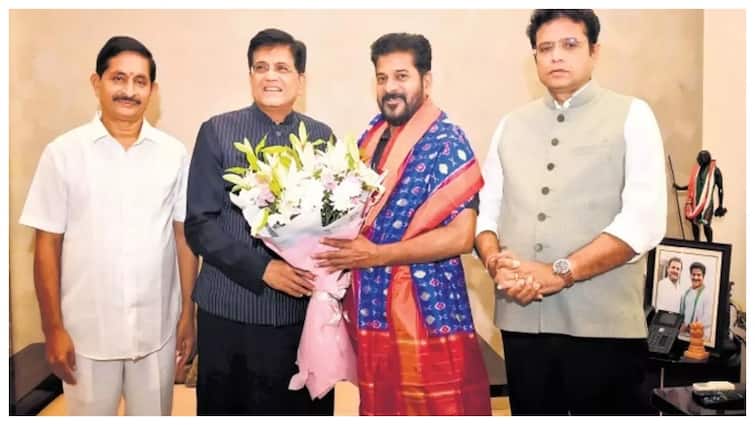 Meeting between Telangana CM Revanth Reddy and Piyush Goyal know what is political meaning Telangana News: सीएम रेवंत रेड्डी क्यों मिले पीयूष गोयल, जानें मुलाकात के क्या हैं इसके सियासी मायने