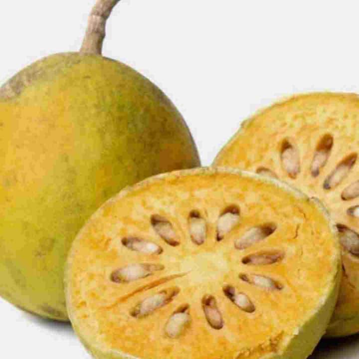 ਗਰਮੀਆਂ ਦੇ ਮੌਸਮ 'ਚ ਇਸਦਾ ਸੇਵਨ ਕਰਨ ਨਾਲ ਕਈ ਤਰ੍ਹਾਂ ਦੀਆਂ ਸਮੱਸਿਆਵਾਂ ਦੂਰ ਹੁੰਦੀਆਂ ਹਨ। ਬਾਜ਼ਾਰ 'ਚ ਬੇਲ ਦੇ ਬਣੇ ਸ਼ਰਬਤ ਆਸਾਨੀ ਨਾਲ ਮਿਲ ਜਾਂਦੇ ਹਨ। ਬੇਲ ਦੇ ਫਲ ਦਾ ਗੁੱਦਾ ਦੁੱਧ ਅਤੇ ਪਾਣੀ ਦੇ ਨਾਲ ਮਿਲਾਕੇ ਪੀਣ ਵੀ ਫਾਇਦੇਮੰਦ ਹੁੰਦਾ ਹੈ। ਚਿਕਿਤਸਕ ਗੁਣਾਂ ਨਾਲ ਭਰਪੂਰ ਵੇਲ ਪੇਟ ਸੰਬੰਧੀ ਬੀਮਾਰੀਆਂ ਲਈ ਬਹੁਤ ਫਾਇਦੇਮੰਦ ਹੁੰਦਾ ਹੈ। ਖਾਸ ਕਰ ਗਰਮੀਆਂ 'ਚ ਇਹ ਸਰੀਰ ਨੂੰ ਠੰਡਕ ਦਿੰਦਾ ਹੈ। ਅੱਜ ਅਸੀਂ ਤੁਹਾਨੂੰ ਵੇਲ ਦਾ ਸ਼ਰਬਤ ਪੀਣ ਦੇ ਫਾਇਦੇ ਦੱਸ ਰਹੇ ਹਾਂ...