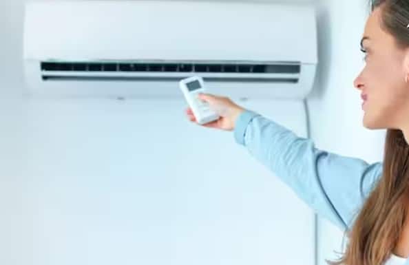 AC Using Tips: આજકાલ એસીનો ઉપયોગ કરતી વખતે લોકોના મનમાં આ પ્રશ્ન આવે છે. શું ACને વારંવાર ચાલુ અને બંધ કરવાથી વીજળીનું બિલ ઘટે છે?