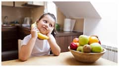 इस बदलते मौसम में बच्चों को खिलाएं ये पांच चीजें, नहीं पड़ेंगे बीमार