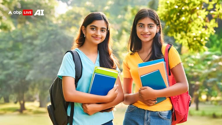 Mumbai College Bars Students From Wearing T-shirts, Torn Jeans After Hijab ban Mumbai College Bars Students From Wearing T-shirts, Torn Jeans After Hijab ban