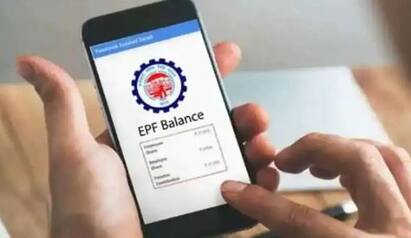 કર્મચારી ભવિષ્ય નિધિ સંગઠન (Employees Provident Fund Organisation) તેના તમામ ખાતાધારકોને યુનિવર્સલ એકાઉન્ટ નંબર(Universal Account Number) આપે છે. આ નંબર દ્વારા, તમે તમારા પીએફ એકાઉન્ટ વિશે તમામ માહિતી મેળવી શકો છો.