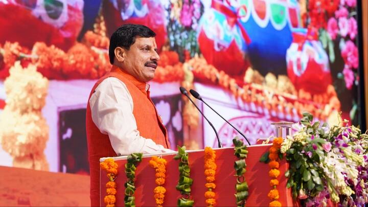 सीएम मोहन यादव ने कहा कि लिंक परियोजना पूर्वी राजस्थान, मध्य प्रदेश के मालवा और चंबल क्षेत्रों के 13 जिलों में पीने और औद्योगिक पानी उपलब्ध कराने के अलावा दोनों राज्यों में प्रत्येक में न्यूनतम 2.8 लाख हेक्टेयर क्षेत्र में सिंचाई प्रदान करने का प्रस्ताव करती है, जिसमें मार्ग टैंकों की पूर्ति भी शामिल है.