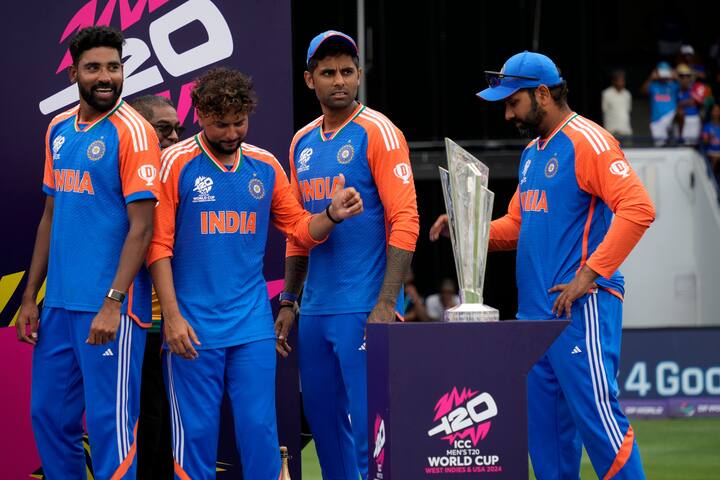 यशाच्या शिखरावर रोहित शर्मा अन् विराट कोहली यांनी टी 20 क्रिकेटमधून  थांबण्याचा निर्णय घेतला. दोन वर्षात भारतात वर्ल्ड कप आहे असं सांगितलं पण त्या दोघांनी मनाची तयारी केली होती, असं सूर्यकुमार यादवनं म्हटलं.