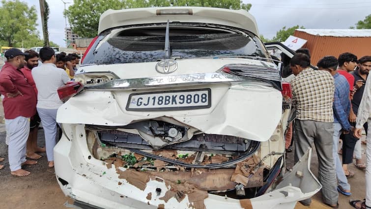 ahmedabad accident thar fortuner sp ring road three deaths Accident News: અમદાવાદમાં રિંગ રોડ થાર અને ફોર્ચ્યુનર વચ્ચે અકસ્માતમાં બન્ને કારનો કચ્ચરઘાણ નીકળી ગયો, ત્રણના મોત