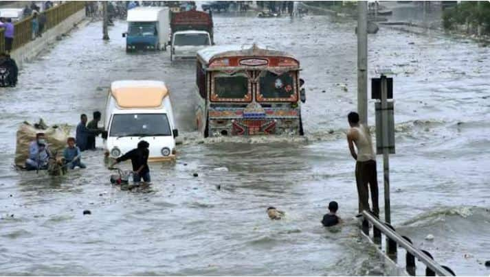 what insurance is available if the car sinks due to natural disaster after rain know the rules Natural Disaster: ਜੇ ਕੁਦਰਤੀ ਆਫ਼ਤ 'ਚ ਡੁੱਬ ਜਾਂਦੀ ਹੈ ਕਾਰ ਤਾਂ ਕੀ ਮਿਲੇਗਾ ਬੀਮਾ ? ਜਾਣੋ ਕੀ ਨੇ ਨਿਯਮ