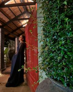 Nayanthara Radiates Minimalistic Elegance In A Dark Blue Sheer Saree, Check Out All Pics