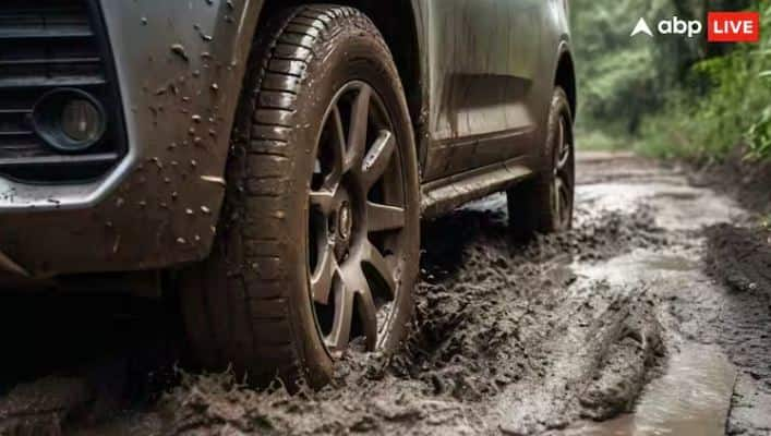 how to get car through from mud in monsoon car safety tips for rainy season while drive in rain Car Safety Tips:  ਭਾਰੀ ਮੀਂਹ ਤੋਂ ਬਾਅਦ ਜੇ ਚਿੱਕੜ 'ਚ ਫਸ ਜਾਵੇ ਕਾਰ ਤਾਂ ਕਿੰਝ ਕੱਢੀਏ ਬਾਹਰ ? ਜਾਣੋ ਸਹੀ ਤੇ ਸੌਖਾ ਤਰੀਕਾ