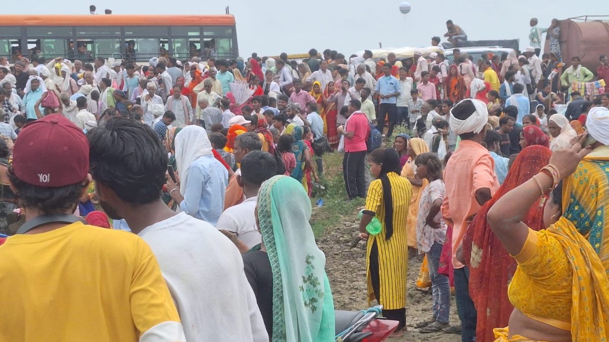 Watch: Hathras Stampede से पहले कैसा था नारायण साकार हरि के सत्संग का माहौल! सामने आया पहला वीडियो