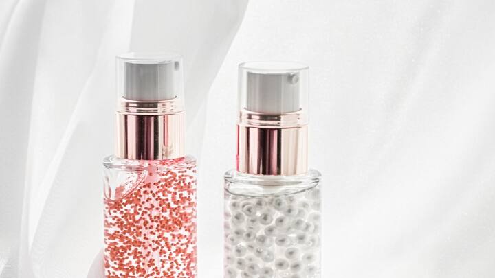 Prepping with a Primer- Choose a silicone-based matte primer to ensure your makeup stays put despite the rain. It will act like a shield between the skin and the outside elements. Silicone texture forms a smooth barrier on the skin, which helps to lock in your makeup and prevent it from melting or sliding off due to humidity or rain. A good primer is your best friend in rainy weather! Opt for a mattifying or pore-minimising primer to create a smooth base that grips onto your makeup. (Image Source: Canva)