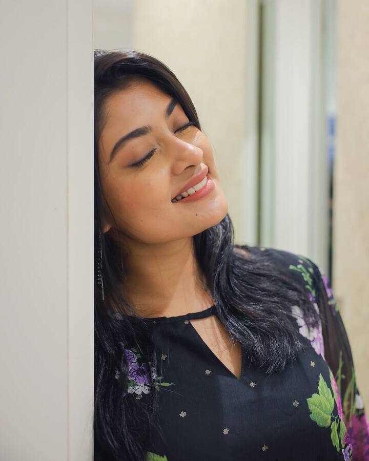 பைரவா, தீரன் அதிகாரம் ஒன்று, தானா சேர்ந்த கூட்டம் உள்ளிட்ட படங்களில் சின்ன சின்ன கதாபாத்திரத்தில் நடித்து வந்தவர் அபிராமி.