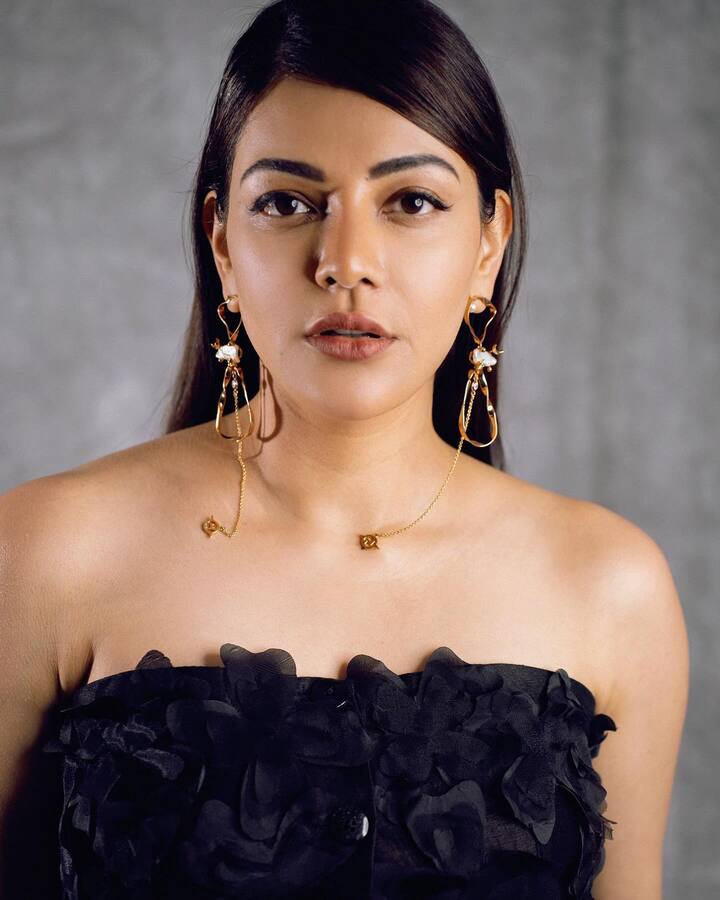 హీరోయిన్ కాజల్ అగర్వాల్ గురించి టాలీవుడ్ ప్రేక్షకులకు పెద్దగా అవసరం లేదు. దశాబ్దానికి పైగా తెలుగు ఇండస్ట్రీలో సక్సెస్ ఫుల్ గా కెరీర్ కొనసాగిస్తోంది. Photo Credit: Kajal A Kitchlu/Instagaram