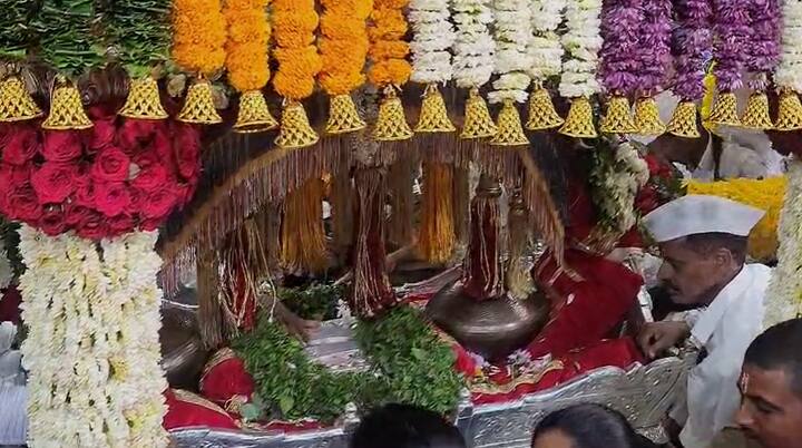 राज्यभरातील भाविक पालखी दर्शनासाठी पुण्यात उपस्थित झाले आहेत.